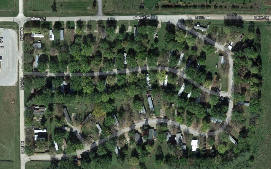 Villa Village: 2404 N 8th St, Red Oak, IA 51566